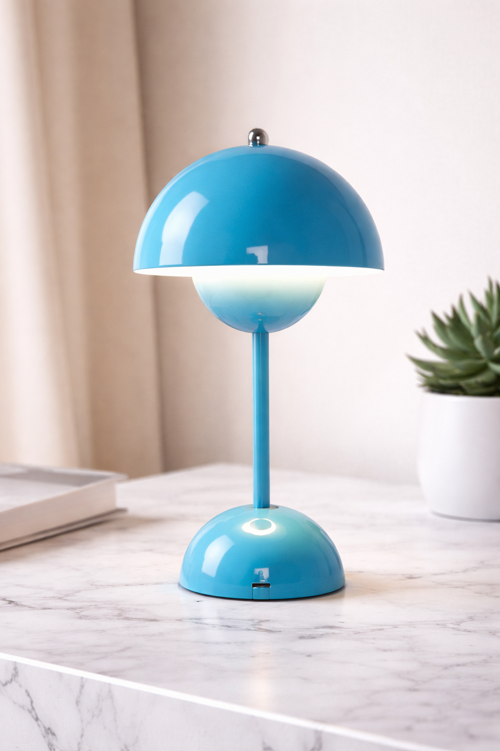 Aura Bordslampa – Minimalistisk belysning med varmt ljus